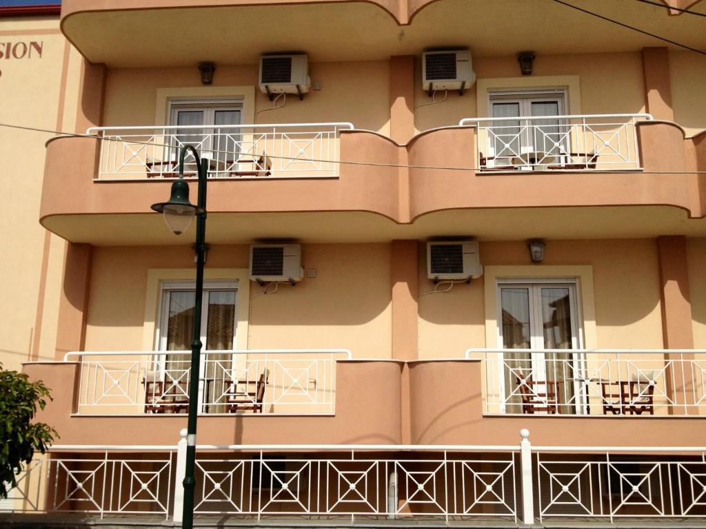 Apartamento Pfaffenhofen Vrasná Exterior foto